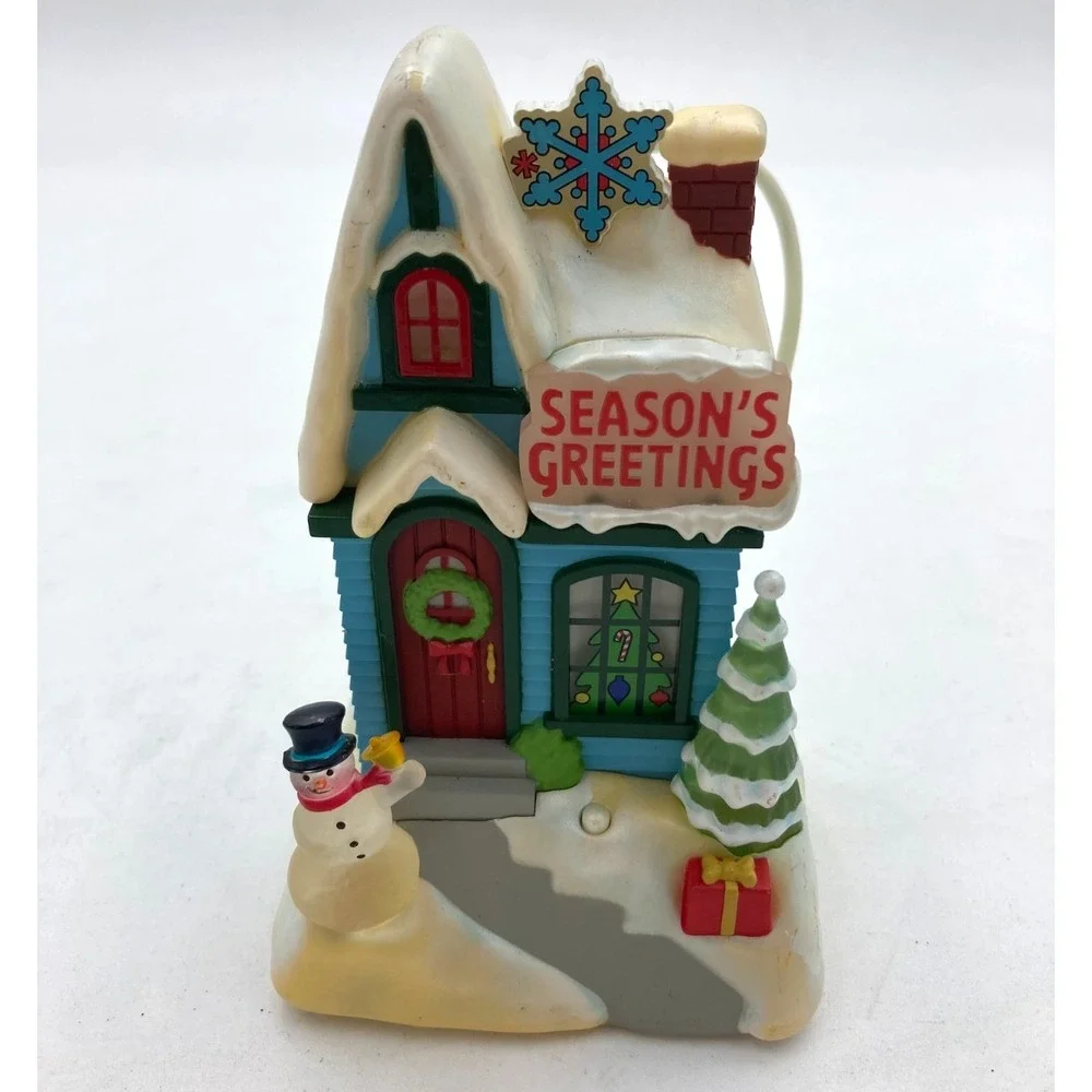 Hallmark‎ Caroling Christmas Cottage Season's Greetings Music & Lights 2009